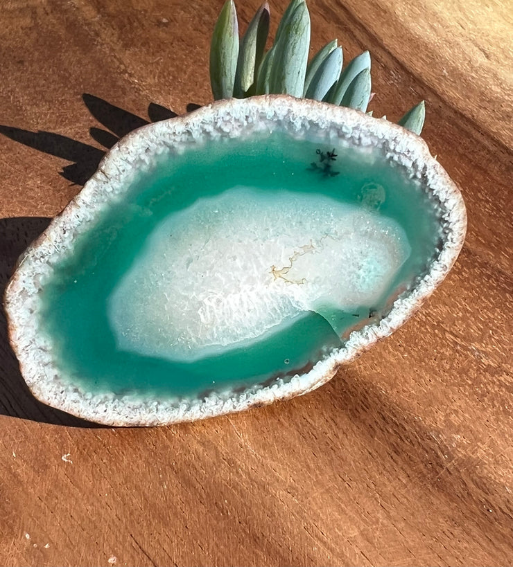 Green Agate pop socket (popsocket) for use with iphone, androids, ipads, smartphones and other small tecnical devices. Used for easy grip of electronics as well as a beautiful phone accessory. It is an attachment that easily tapes onto the back of the device and pops in and out as needed for use. These agate slices are natural and pure agate stones imported from Brazil of the highest quality with it&