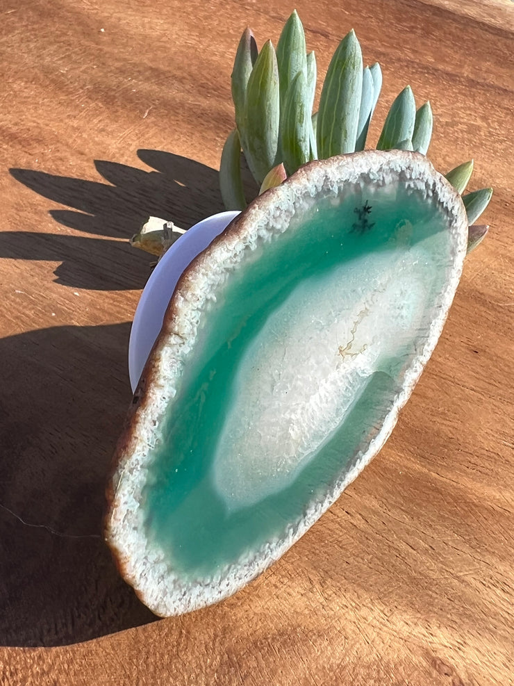 Green Agate pop socket (popsocket) for use with iphone, androids, ipads, smartphones and other small tecnical devices. Used for easy grip of electronics as well as a beautiful phone accessory. It is an attachment that easily tapes onto the back of the device and pops in and out as needed for use. These agate slices are natural and pure agate stones imported from Brazil of the highest quality with it&