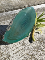 Green Agate pop socket (popsocket) for use with iphone, androids, ipads, smartphones and other small tecnical devices. Used for easy grip of electronics as well as a beautiful phone accessory. It is an attachment that easily tapes onto the back of the device and pops in and out as needed for use. These agate slices are natural and pure agate stones imported from Brazil of the highest quality with it's natural edges exposed.
