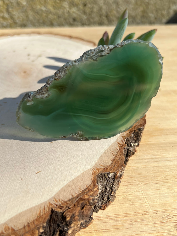 Green Agate pop socket (popsocket) for use with iphone, androids, ipads, smartphones and other small tecnical devices. Used for easy grip of electronics as well as a beautiful phone accessory. It is an attachment that easily tapes onto the back of the device and pops in and out as needed for use. These agate slices are natural and pure agate stones imported from Brazil of the highest quality with it&