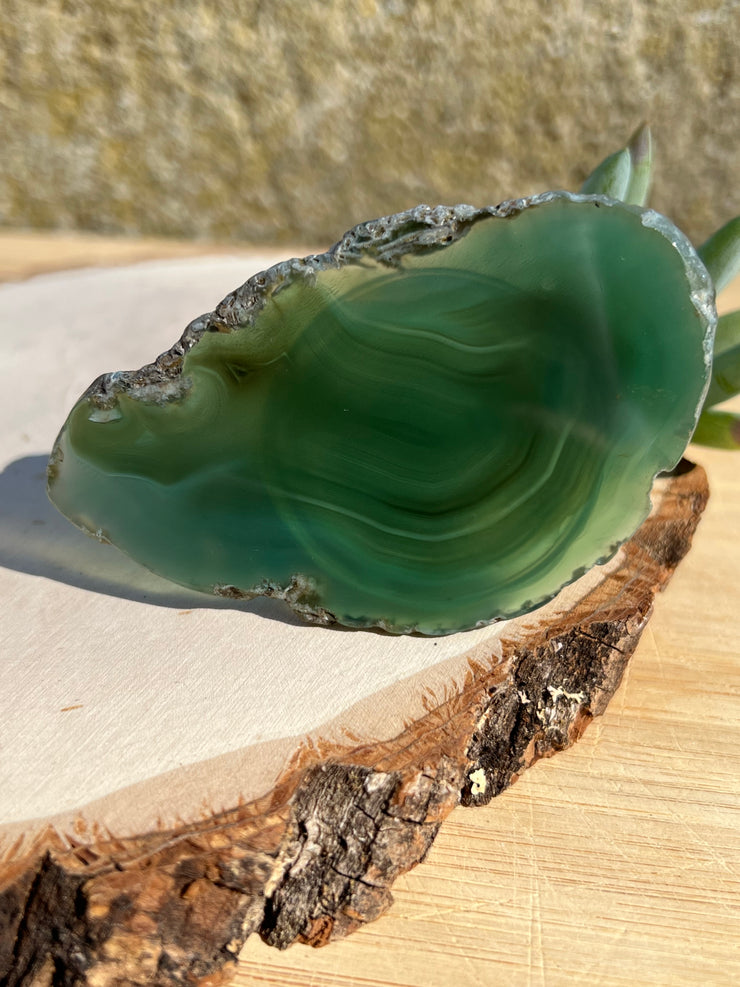 Green Agate pop socket (popsocket) for use with iphone, androids, ipads, smartphones and other small tecnical devices. Used for easy grip of electronics as well as a beautiful phone accessory. It is an attachment that easily tapes onto the back of the device and pops in and out as needed for use. These agate slices are natural and pure agate stones imported from Brazil of the highest quality with it&