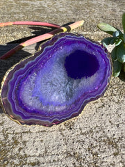 Purple Agate pop socket (popsocket) for use with iphone, androids, ipads, smartphones and other small tecnical devices. Used for easy grip of electronics as well as a beautiful phone accessory. It is an attachment that easily tapes onto the back of the device and pops in and out as needed for use. These agate slices are natural and pure agate stones imported from Brazil of the highest quality and beautifylly gold dipped on the rim.