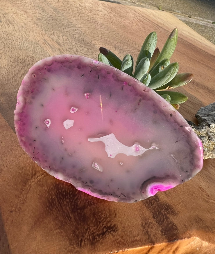 Pink Agate pop socket (popsocket) for use with iphone, androids, ipads, smartphones and other small tecnical devices. Used for easy grip of electronics as well as a beautiful phone accessory. It is an attachment that easily tapes onto the back of the device and pops in and out as needed for use. These agate slices are natural and pure agate stones imported from Brazil of the highest quality with it&