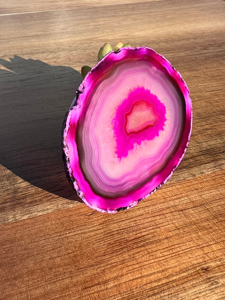 Pink Agate pop socket (popsocket) for use with iphone, androids, ipads, smartphones and other small tecnical devices. Used for easy grip of electronics as well as a beautiful phone accessory. It is an attachment that easily tapes onto the back of the device and pops in and out as needed for use. These agate slices are natural and pure agate stones imported from Brazil of the highest quality with it&