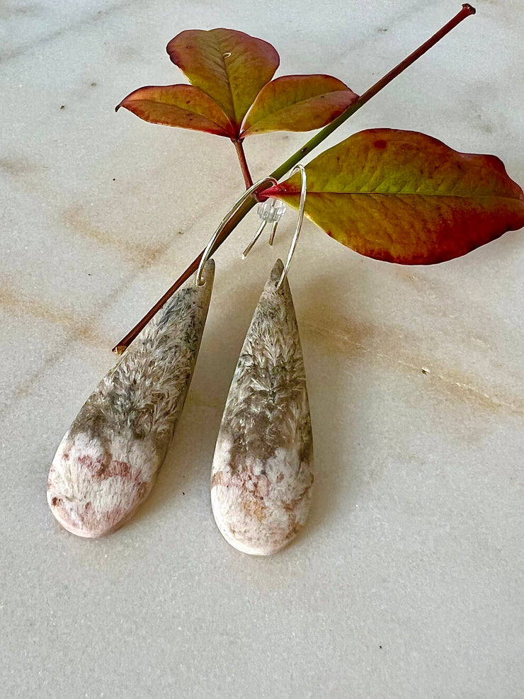 Plum Agate stone hoop earrings. Each stone has a unique natural patten and varies in color. These stones are about 2.5cm to 3.5 cm long and are very light, which makes them easy to wear. Every set of earrings are paired with hoops to match, please see main page for specifics.