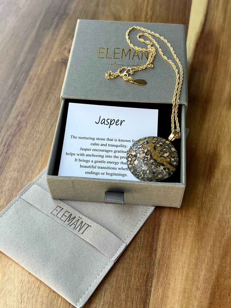 Jasper pendant with thick rope chain in 14k filled gold and an Elemant logo emblem attached at the clasp. The chain is 21 inches (53cm) long. Jasper is a gentle and nurturing stone that stands for peace.