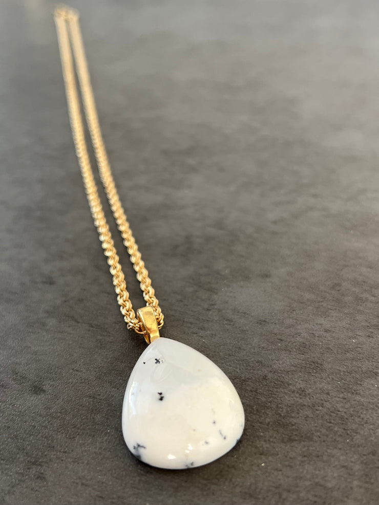 Opal Necklace Pendant with 14k gold chain and small Elemant logo attached at the clasp