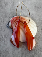 Carnelian stone on hoop earrings. Each stone has a unique natural patten and varies in color. These stones are about 2.5cm to 3.5 cm long and are very light, which makes them easy to wear. Every set of earrings are paired with hoops to match, please see main page for specifics.